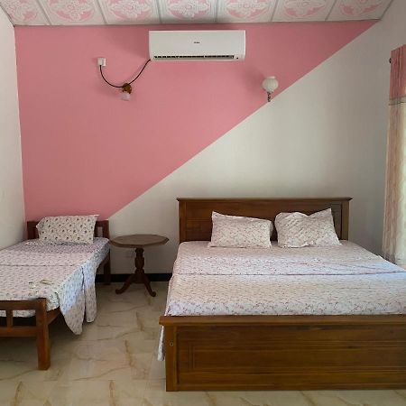 Island Breeze Inn Nilaveli Buitenkant foto