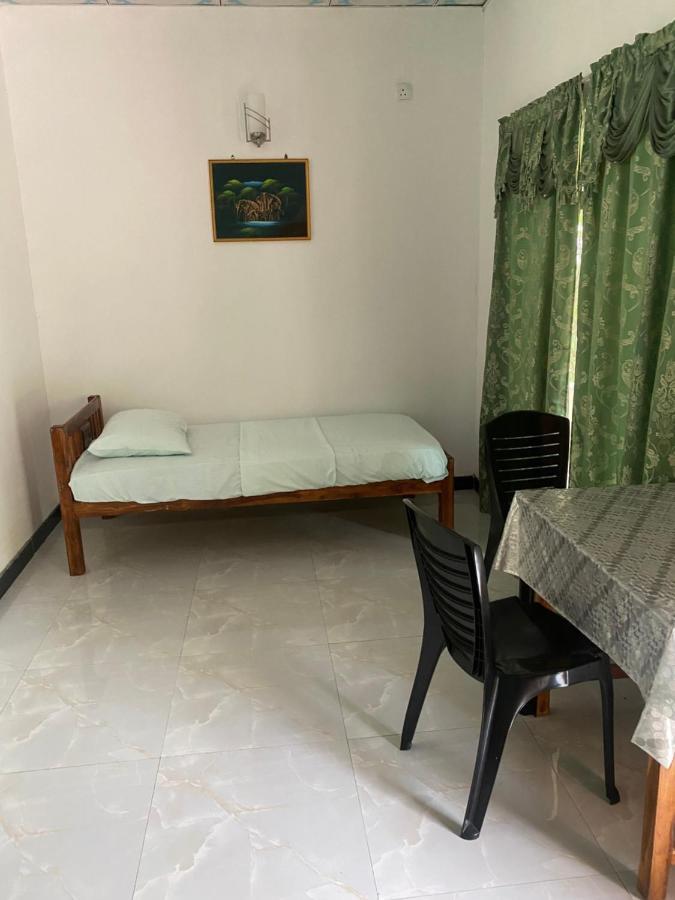 Island Breeze Inn Nilaveli Buitenkant foto