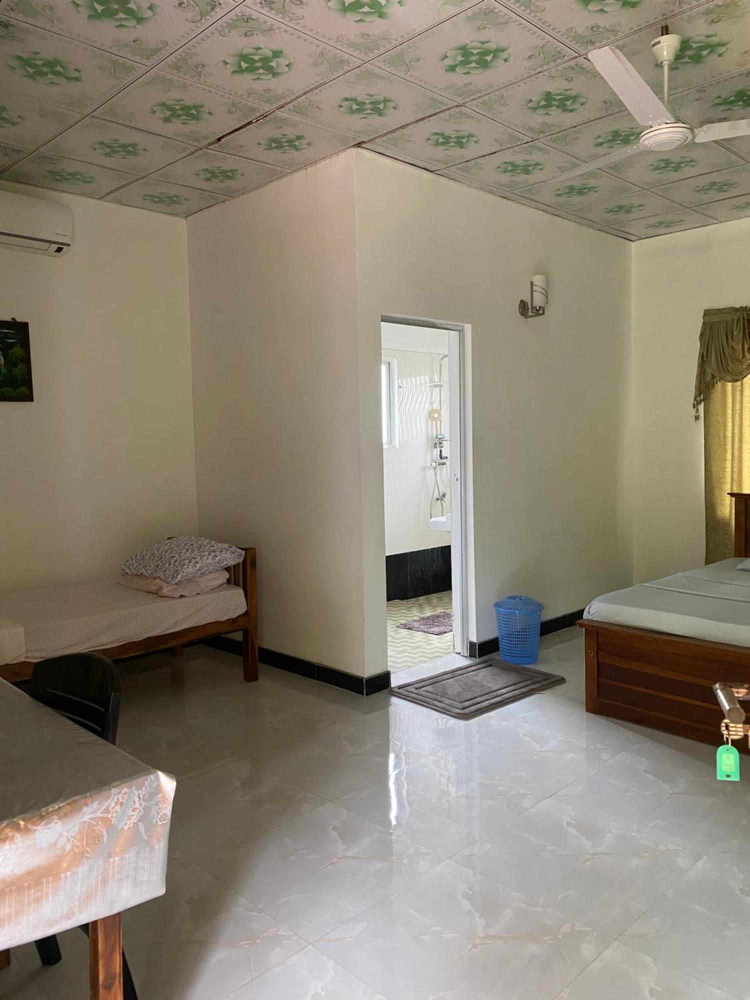 Island Breeze Inn Nilaveli Buitenkant foto