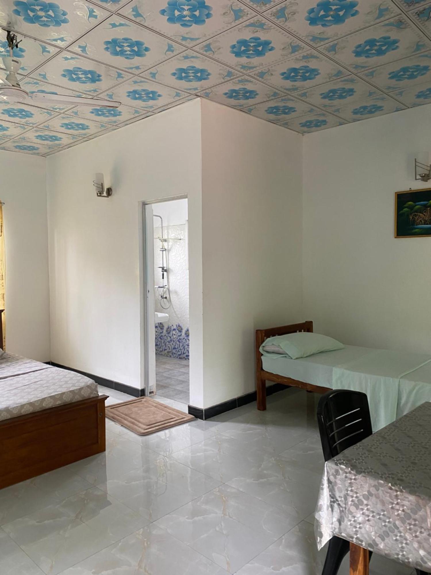 Island Breeze Inn Nilaveli Buitenkant foto