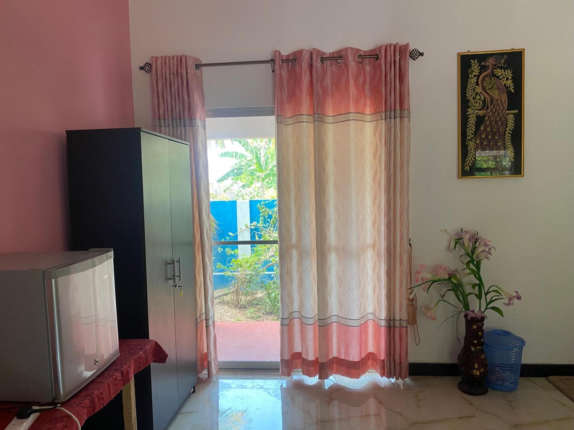 Island Breeze Inn Nilaveli Buitenkant foto
