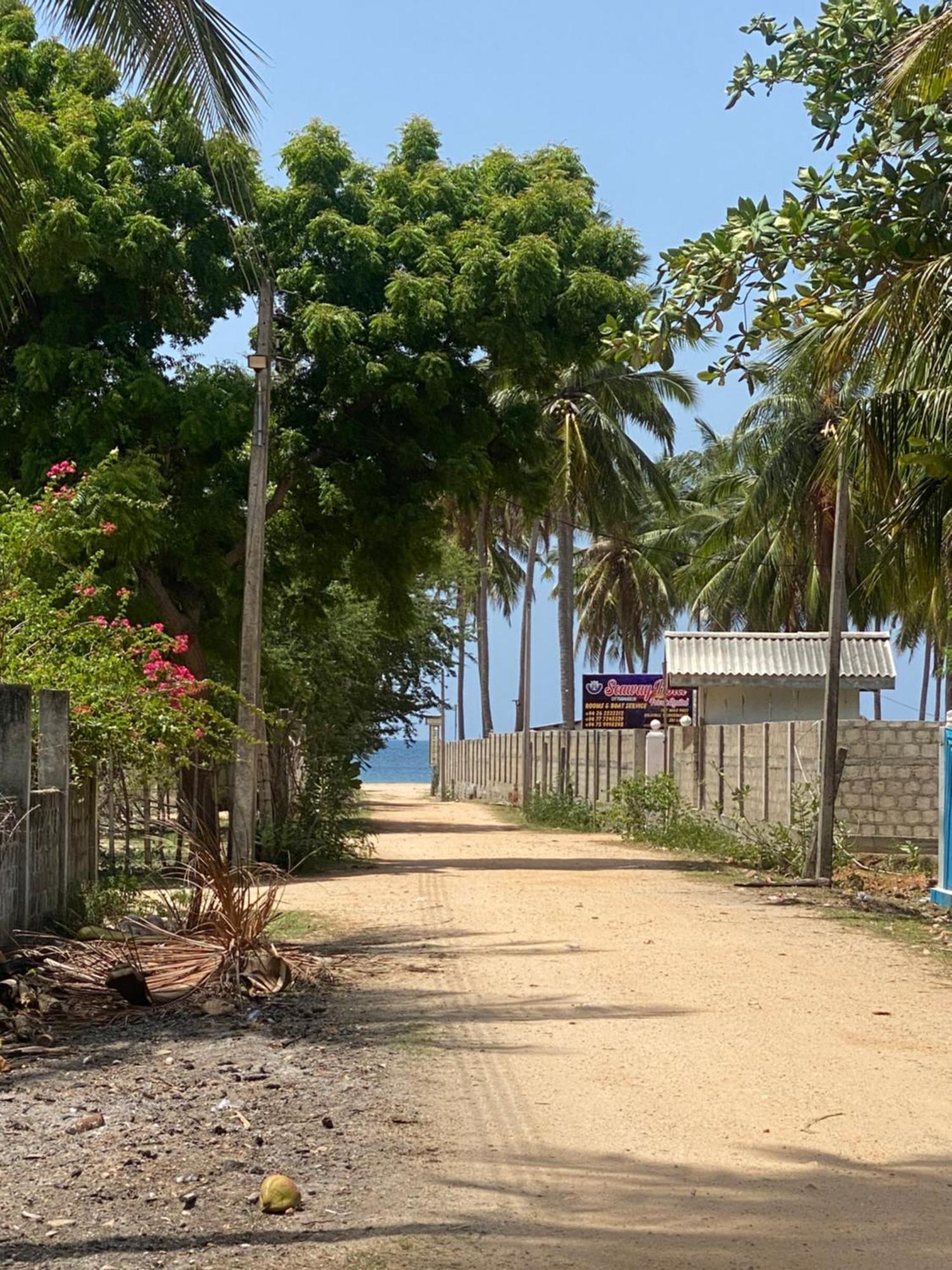 Island Breeze Inn Nilaveli Buitenkant foto