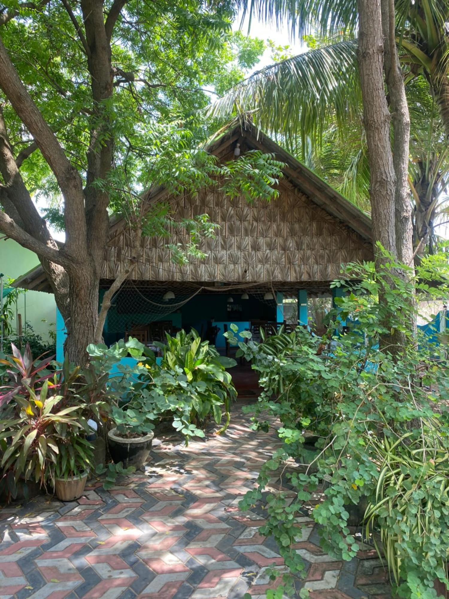 Island Breeze Inn Nilaveli Buitenkant foto